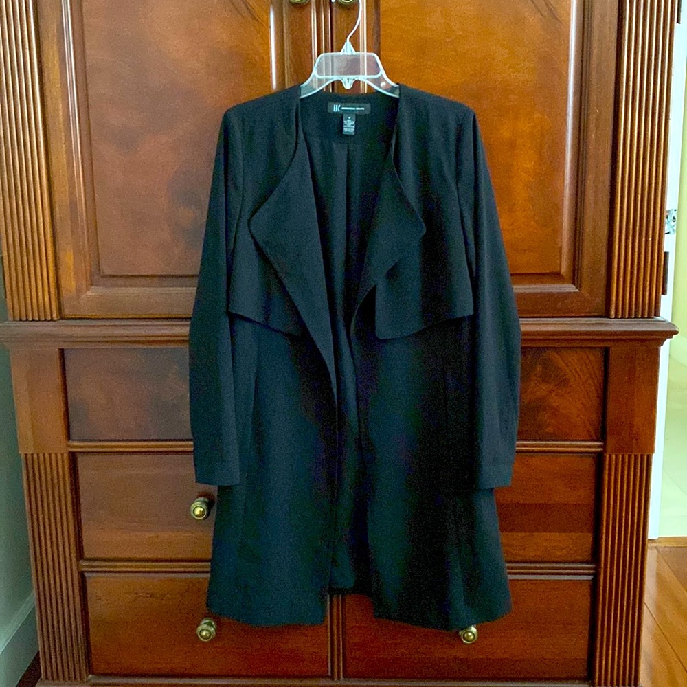 INC International Concept Women’s Lightweight Duster Trench Coat size M, black.
